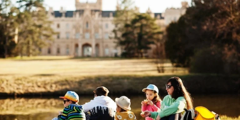 plus beaux chateaux loire perigord pays basque