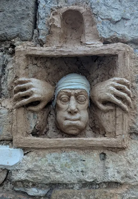 sculpture visage saint antonin noble val