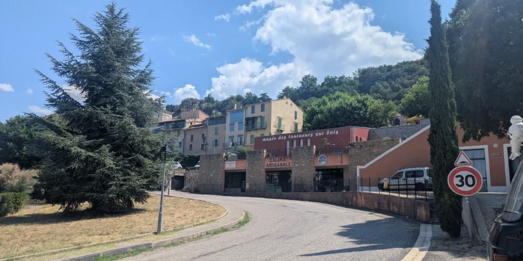 village aiguines