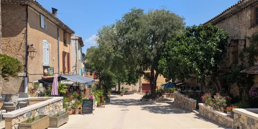 village sillans la cascade